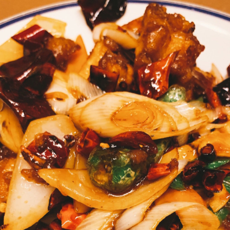 穴子と台湾竹の子の唐辛子炒め(獅門酒楼)