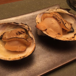 焼き蛤(桑名産天然蛤料理 貝新商店 （クワナサンテンネンハマグリリョウリ カイシンショウテン）)