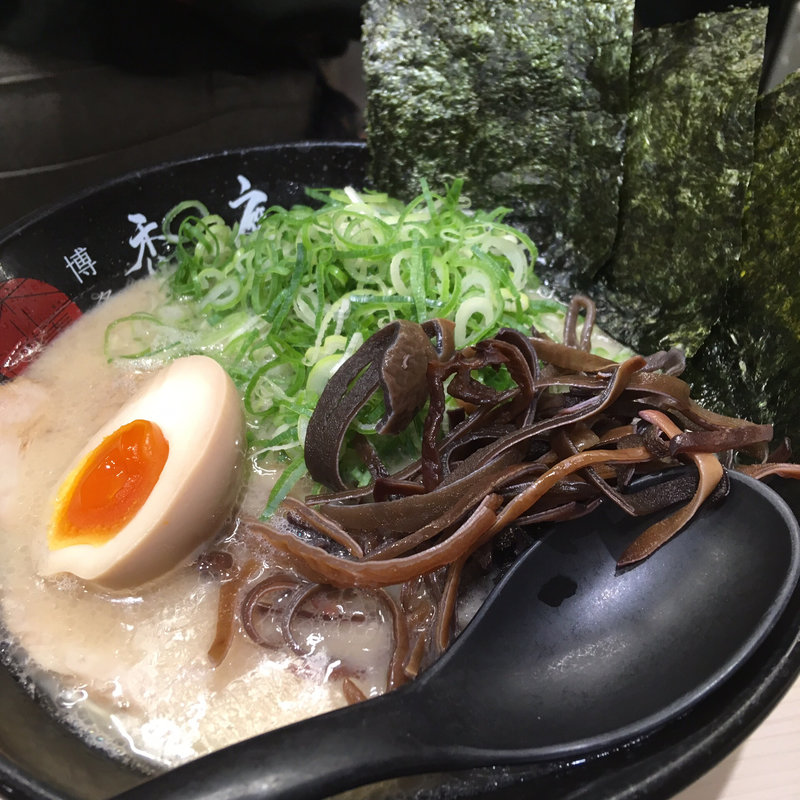 禿鷹ラーメン(博多禿鷹 )