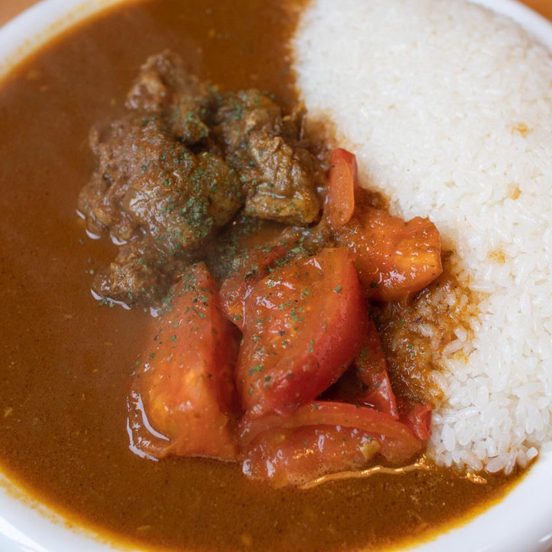 パイカカレー+トマト(コサジイチ )