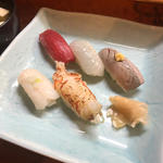 握り寿司5貫(大地と海のめぐみ 魚 （だいちとうみのめぐみ ぎょっ）)