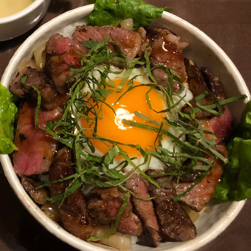 あわじ玉卵ステーキ牛丼(キッチンたまご亭)
