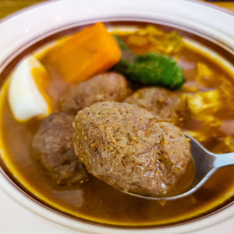 ラムジャムボールと野菜(スープカレー店 34)