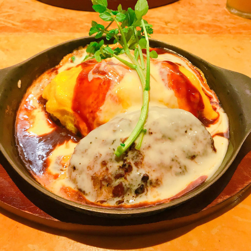 とろーり卵のデミグラスハンバーグオムライス(RAKERU PAN 北千住マルイ店)