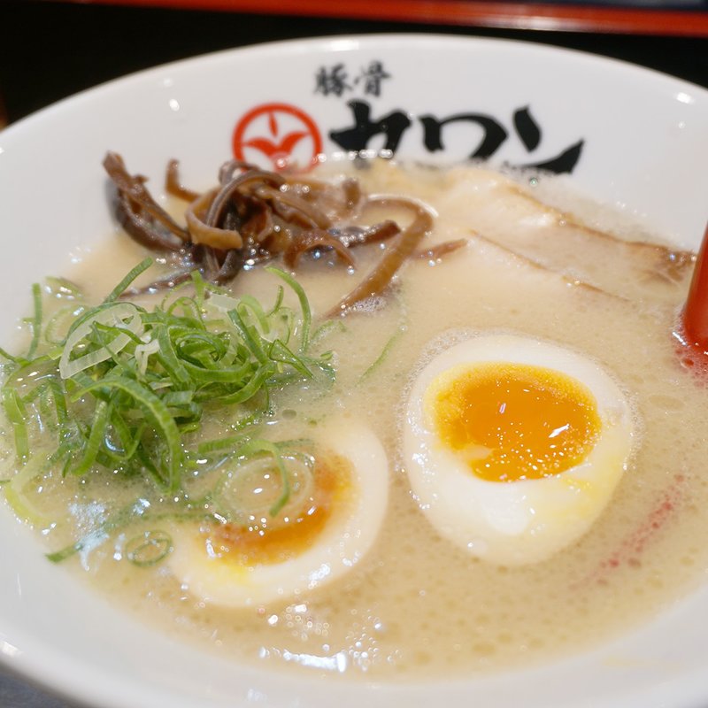 煮卵入りラーメン(豚骨セワン)