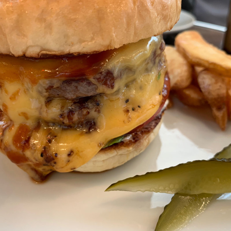 ダブルチーズバーガー(Reg-On Diner)