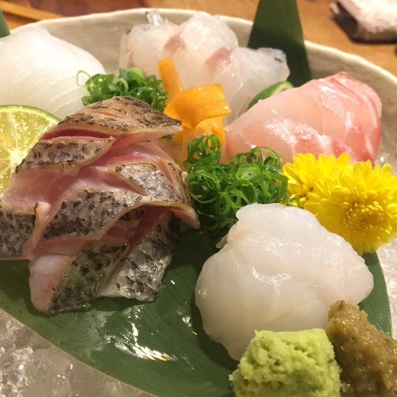 刺身の盛合せ(居酒屋 九回裏)