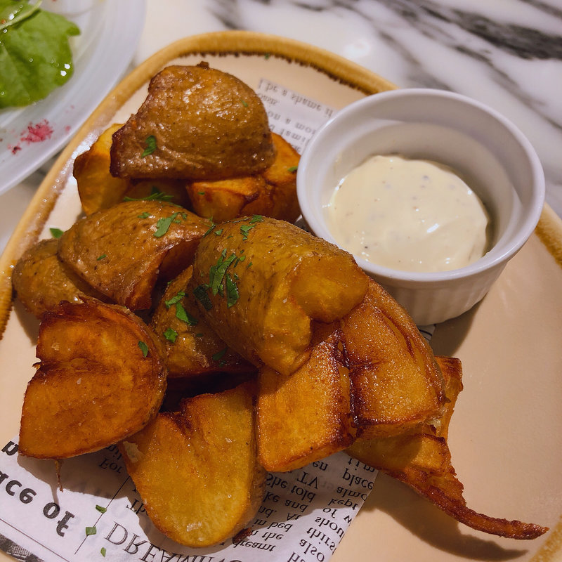 尾藤さんのトリュフポテトフライ(AW55 アトレ品川店)