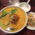 担々麺 半チャーハン