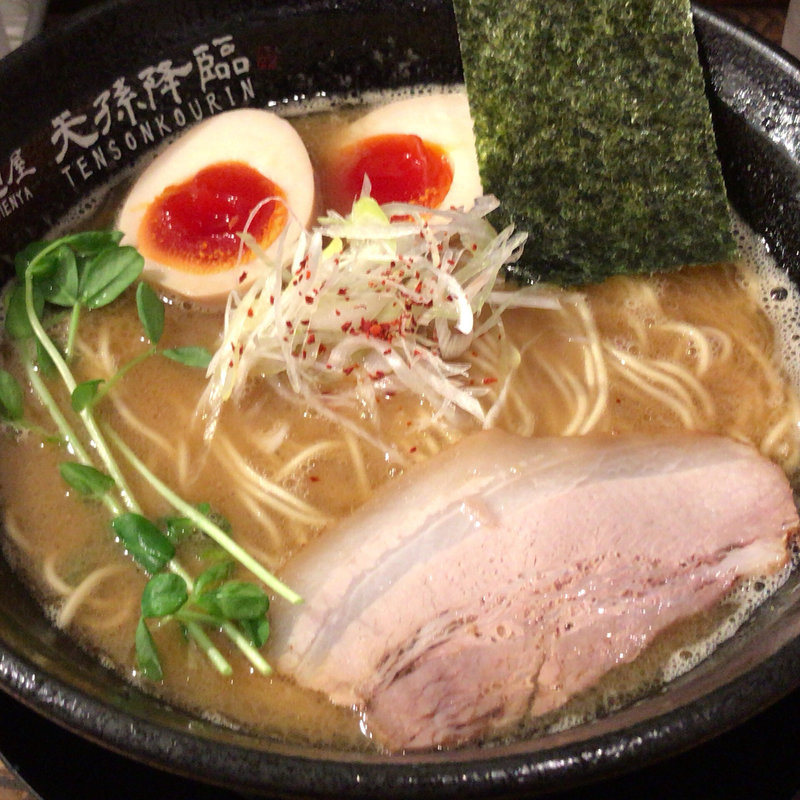 天降らー麺(醤油)＋味玉(麺屋 天孫降臨 三宮本店 )