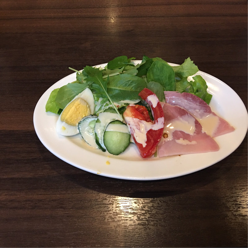 たっぷり野菜とハムのサラダ(星乃珈琲店 マーブルロード店)