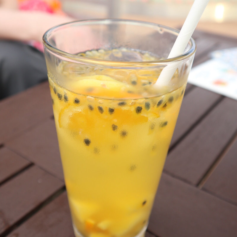 パッションフルーツのカクテル(POSILLIPO -cucina meridionale- （ポジリポ -クッチーナ メリディオナーレ）)