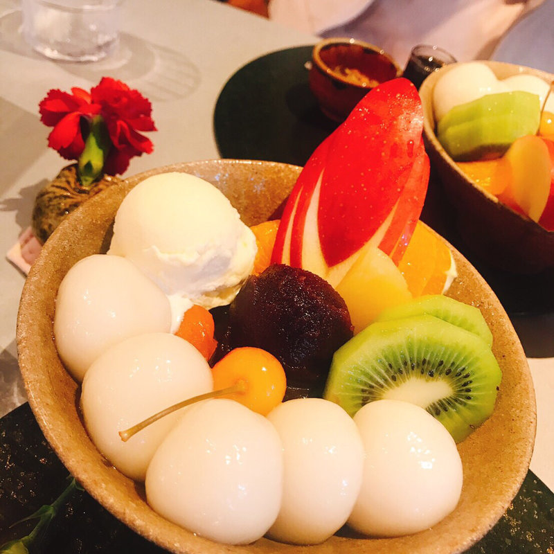 フルーツ白玉クリームあんみつ(茶房 雲母)