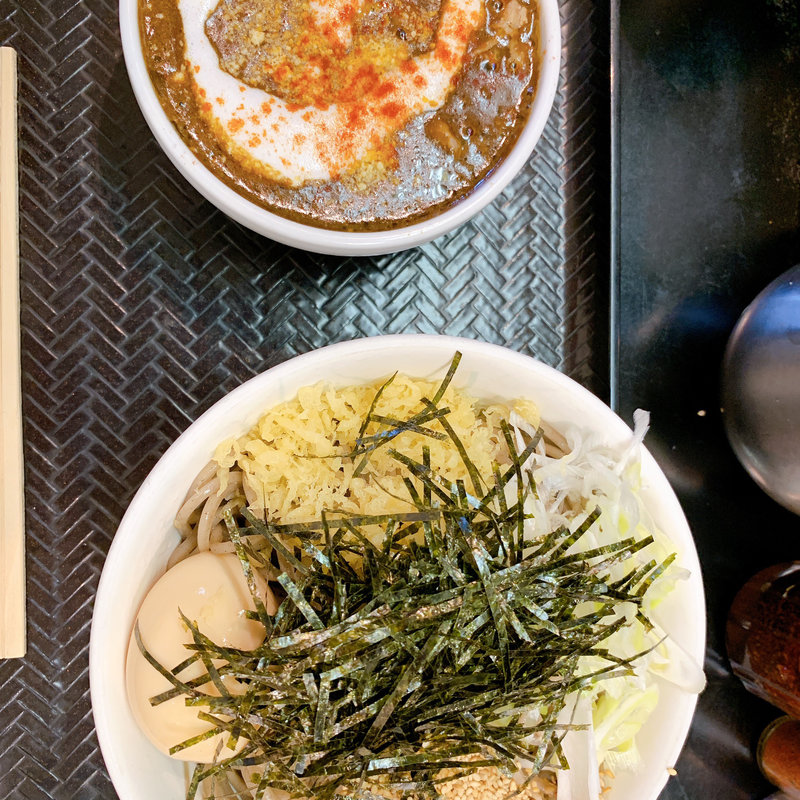 (なぜ蕎麦にラー油を入れるのか。新橋店)