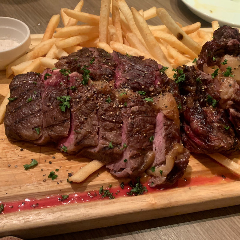 牛リブロースのグリル(HEARTH)