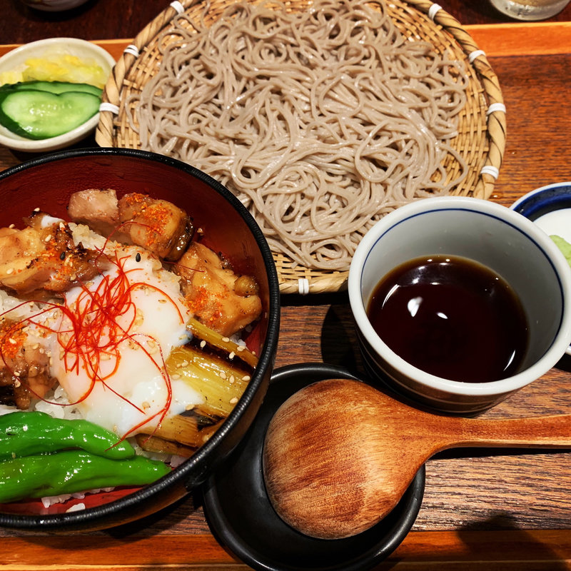 焼鳥丼ともりそば(そばと天ぷら 石楽 大手町店)
