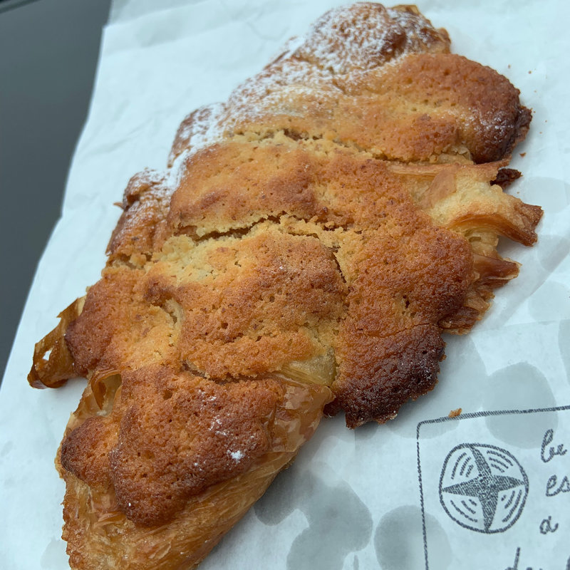 クロワッサン・オ・ザマンド(パラオア)