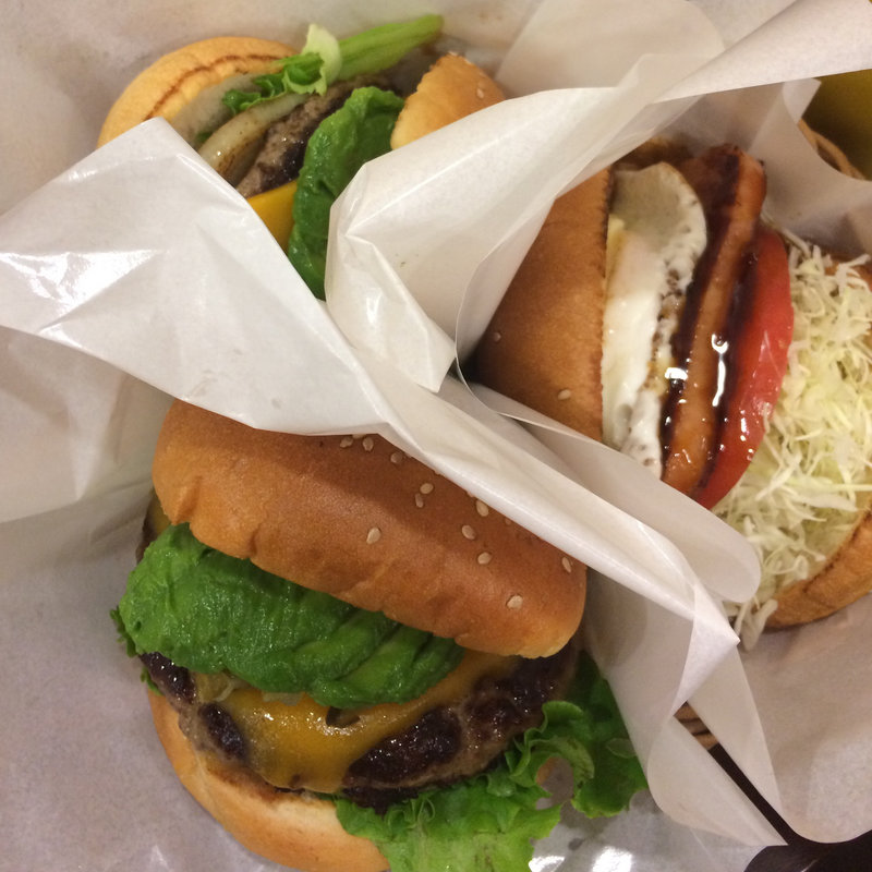 (フレッシュネスバーガー三鷹南口)