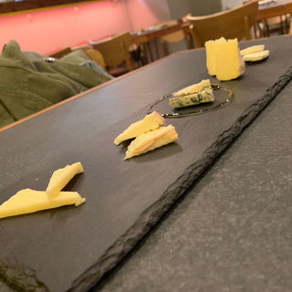 チーズ4種食べ放題(cheesebistroBIBLE)
