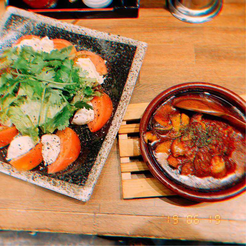 牛すじのトマト煮込み(煮込み専門店マルミヤ)