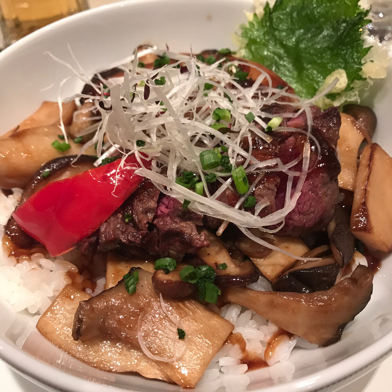 牛網焼きとフォアグラの丼(パークサイドダイナー Parkside DINER)