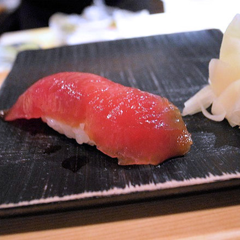 赤身のヅケ(波やし （はやし）)