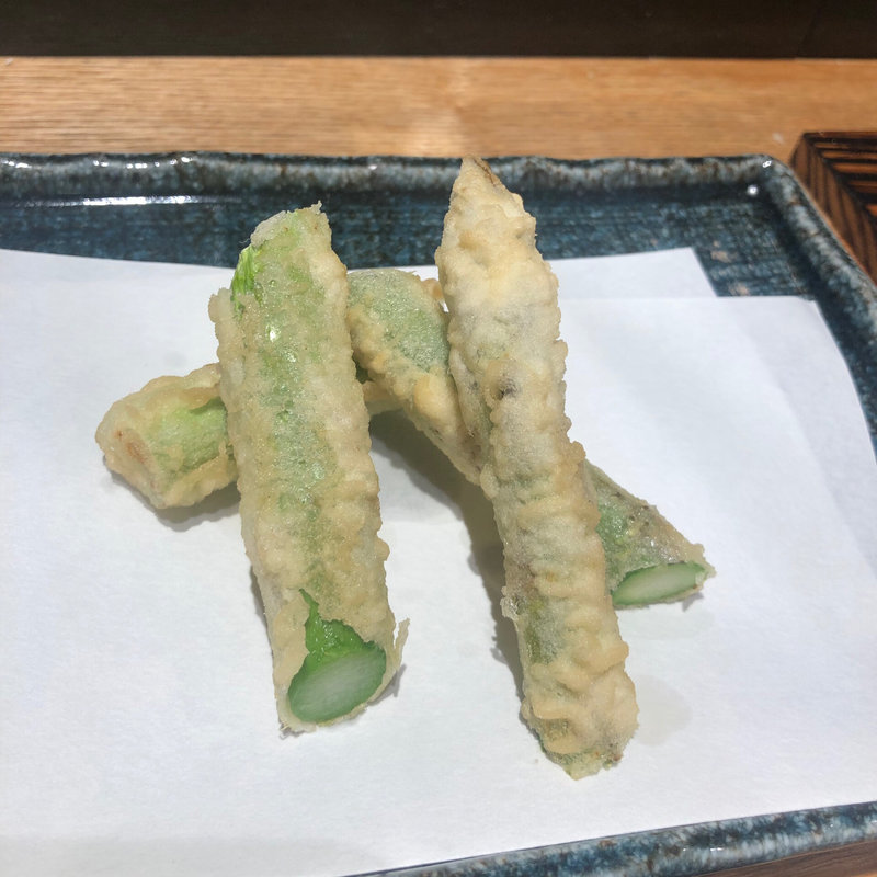 アスパラの天ぷら(恵比寿 天ぷら魚新)