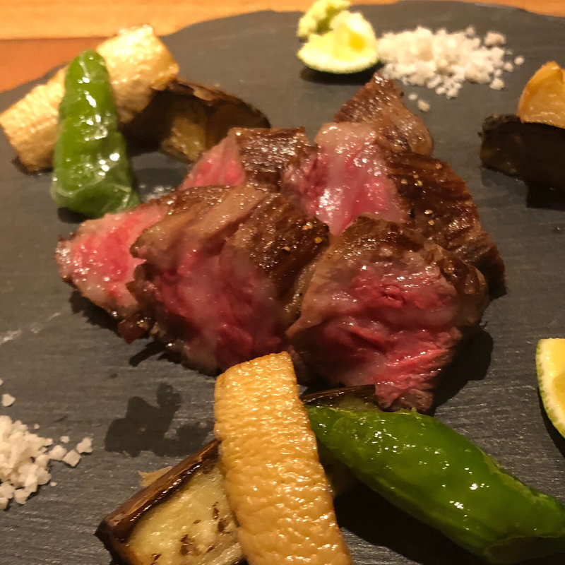 和牛レアステーキ(雨ニモマケズ)