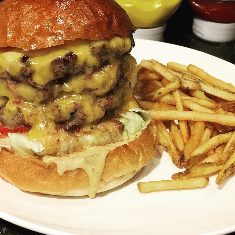 トリプルチーズバーガー(グッド マンチーズ （GOOD MUNCHIES）)