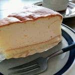 チーズスフレ(イケハタ洋菓子店 菊水本店)