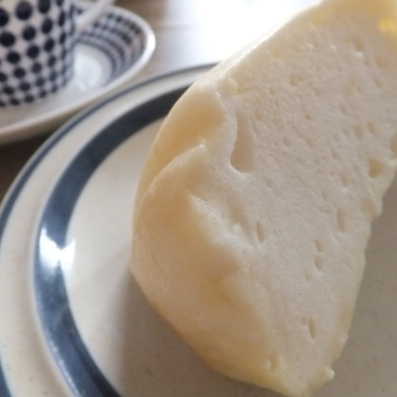 大沼山川牛乳しふぉん(函館おたふく堂)