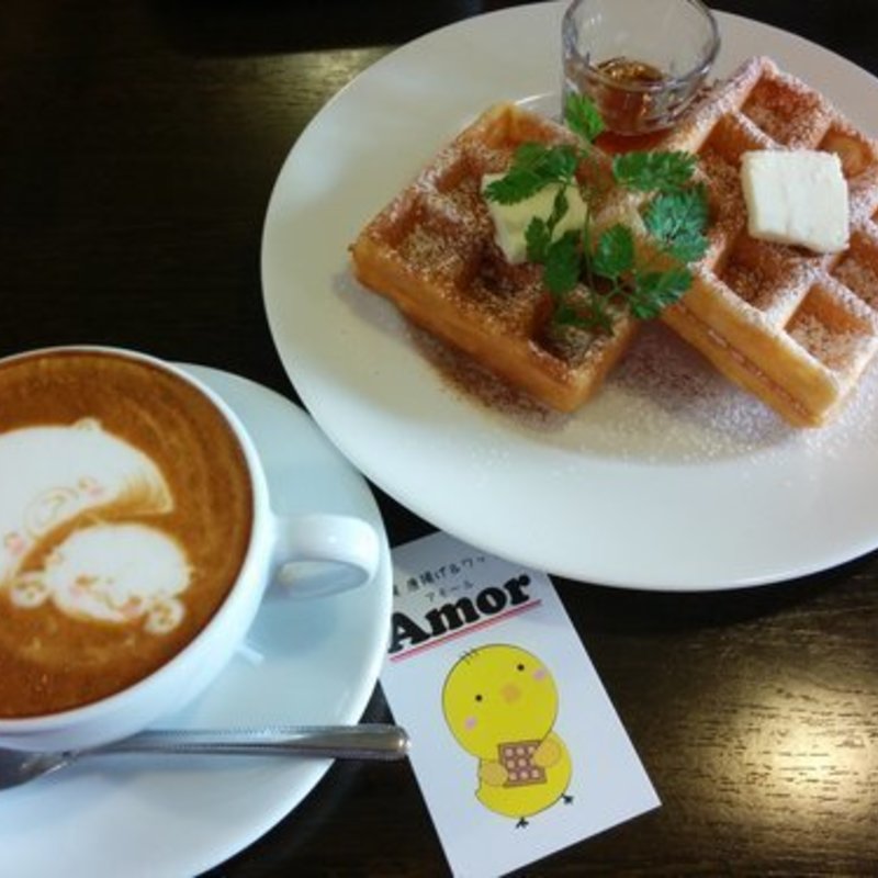 プレーンワッフル（バター添え）(唐揚げ＆ワッフル　アモール)