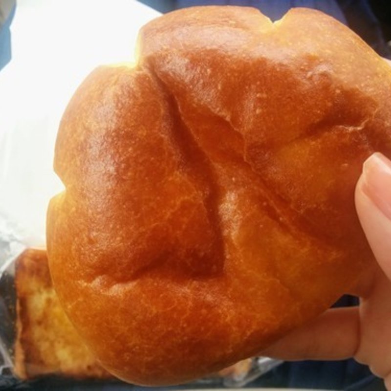 山川牛乳クリームパン(円麦)