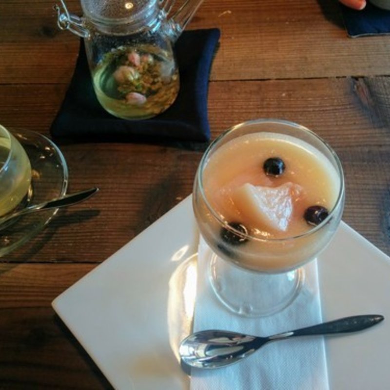 桃のババロア(食事と空間 おがわのじかん)