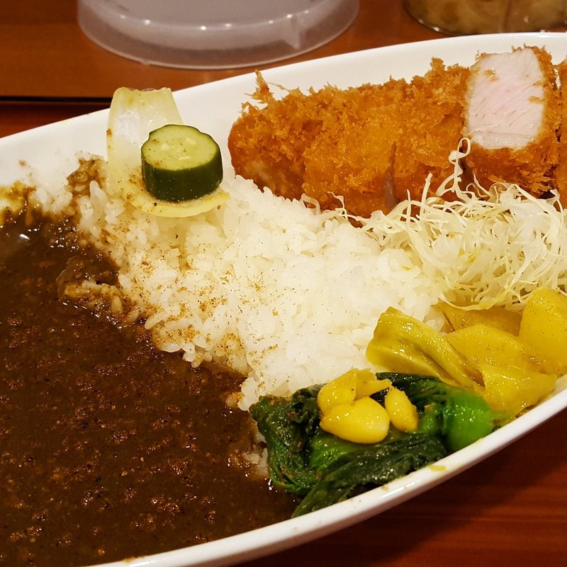 ロースカツカレー(カツとカレーの店 ジーエス)
