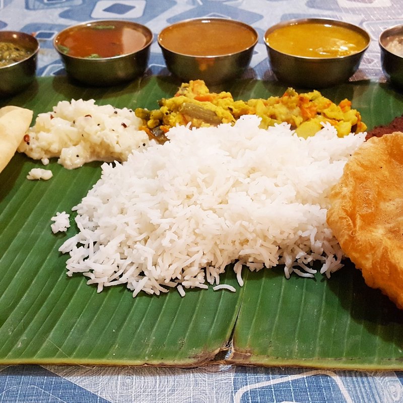 ノンベジのバナナリーフミールス(プドゥチェリ （PUDUCHERRY）)