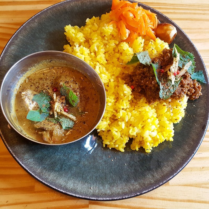 ラムキーマと鶏レバーの2種盛り(negombo33 高円寺)