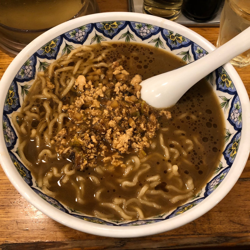 揚州濃厚醤油ラーメン(中国ラーメン揚州商人 目黒本店)