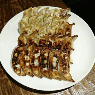焼き餃子(餃子の福包)