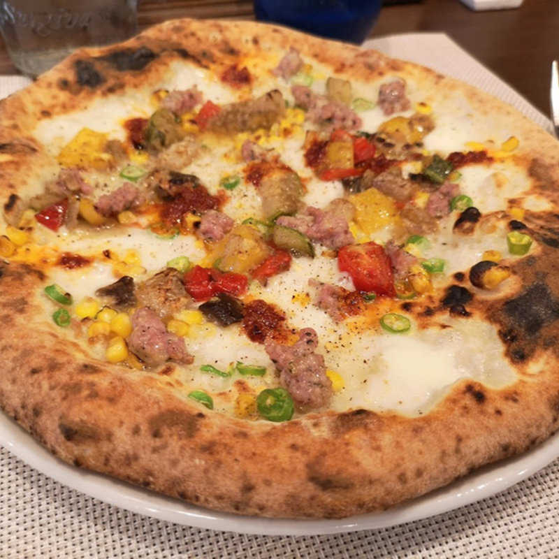 夏野菜とスパイスのピッツァ(ピッツェリア恭子)