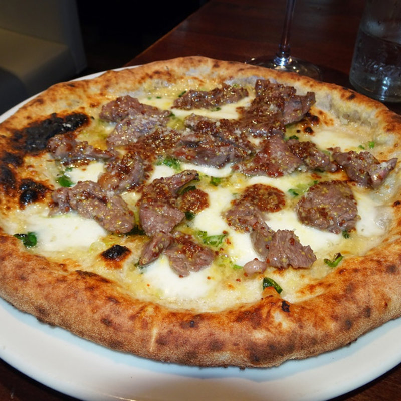 ピッツァ・カルネ(スル セーリオ （sul serio）)