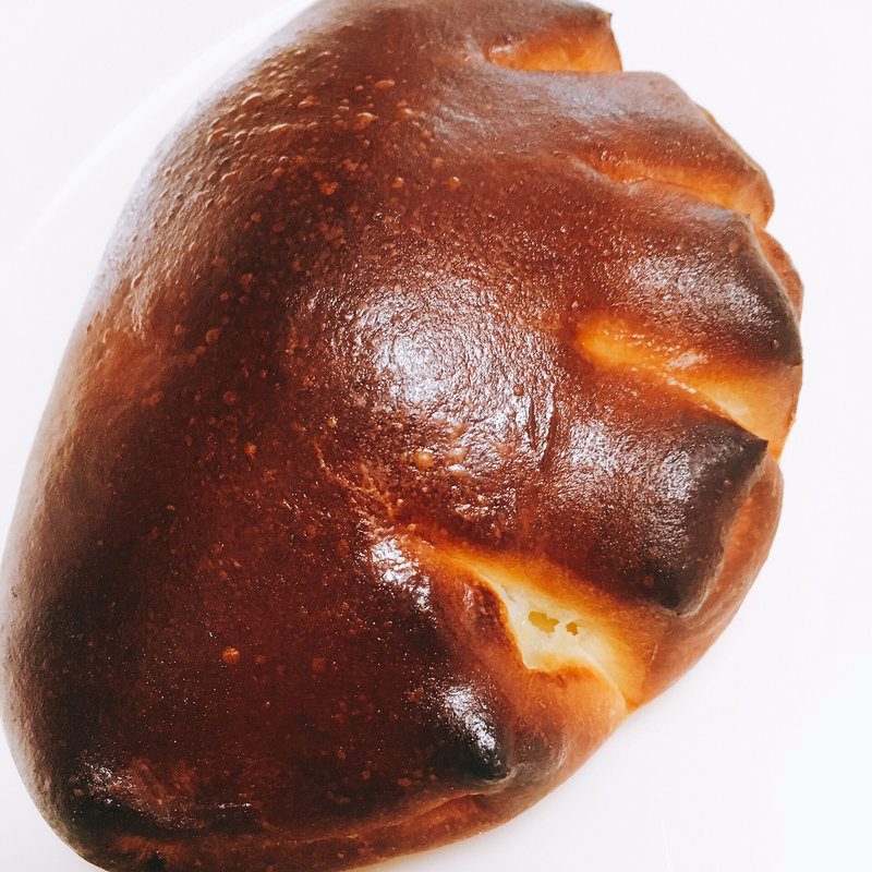 クリームパン(パンとお菓子と小さなレストラン bée)