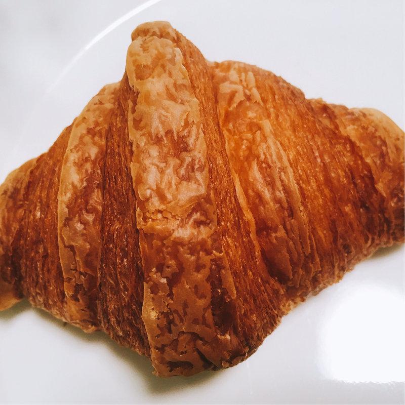 クロワッサン(パンとお菓子と小さなレストラン bée)