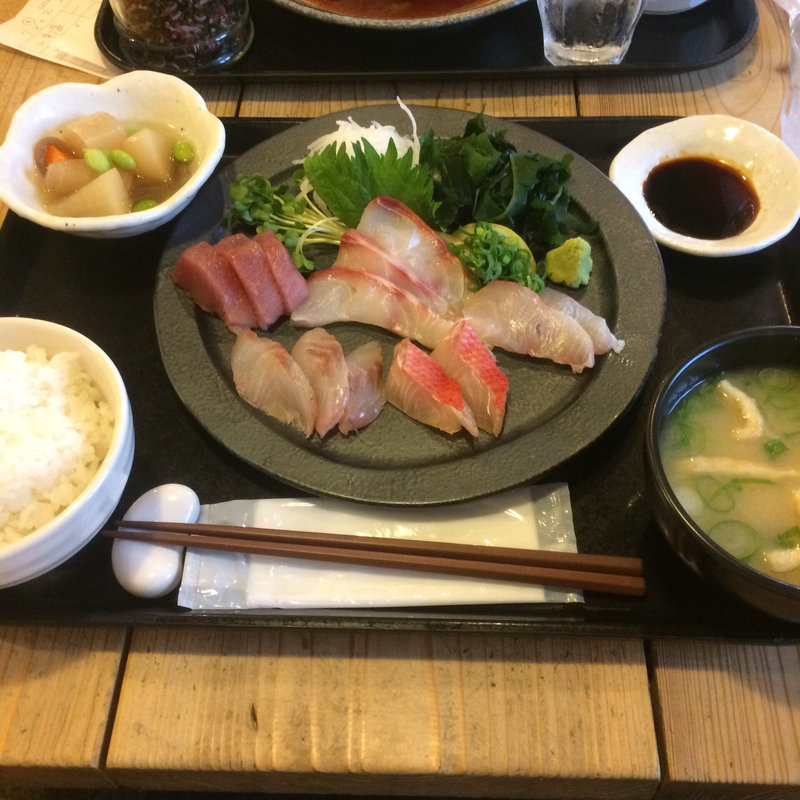 刺身盛合せ定食(梅山鉄平食堂 )