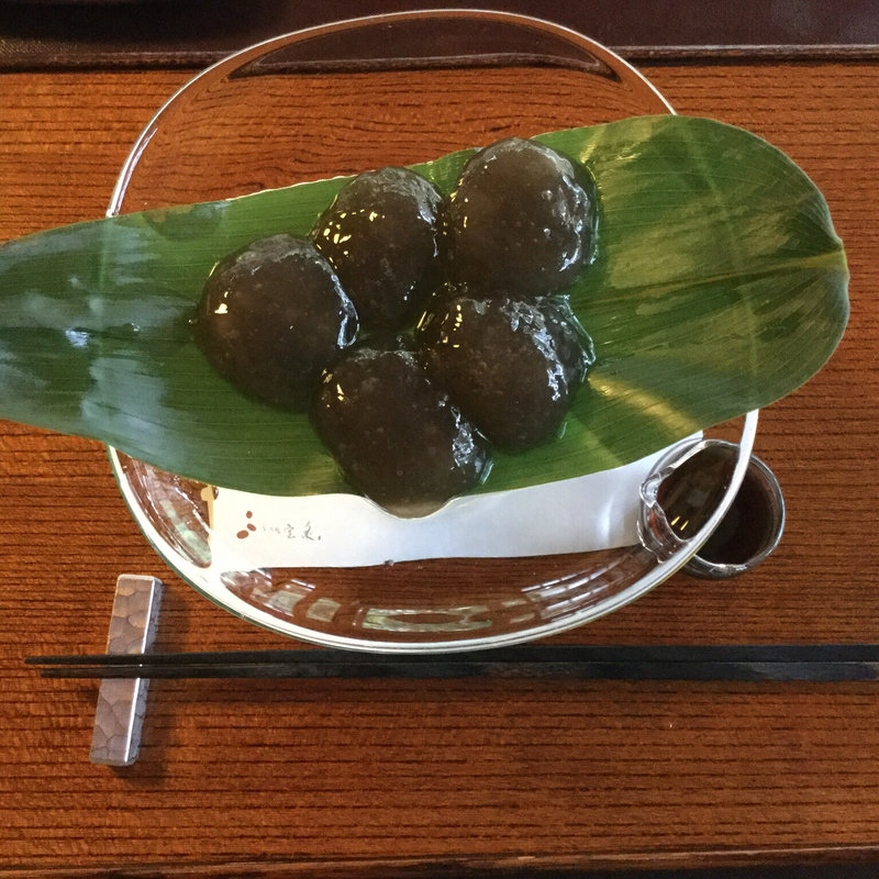 わらびもち(茶寮宝泉)