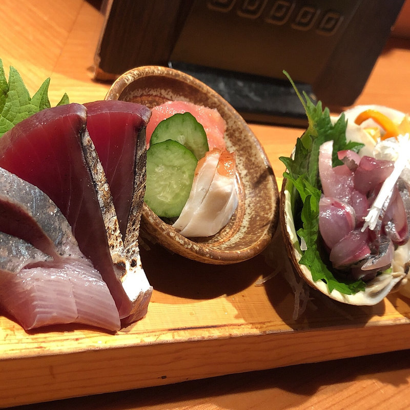 玉手箱(豊洲場外食堂魚金 神楽坂店)