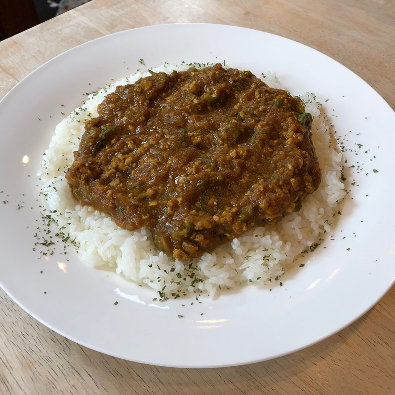 深草大辛唐辛子のチキンキーマカレー(喫茶うずら )