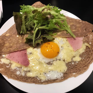 ハムとチーズと卵のコンプレット(ティ・ロランド ガレットハウス 西武渋谷店 )