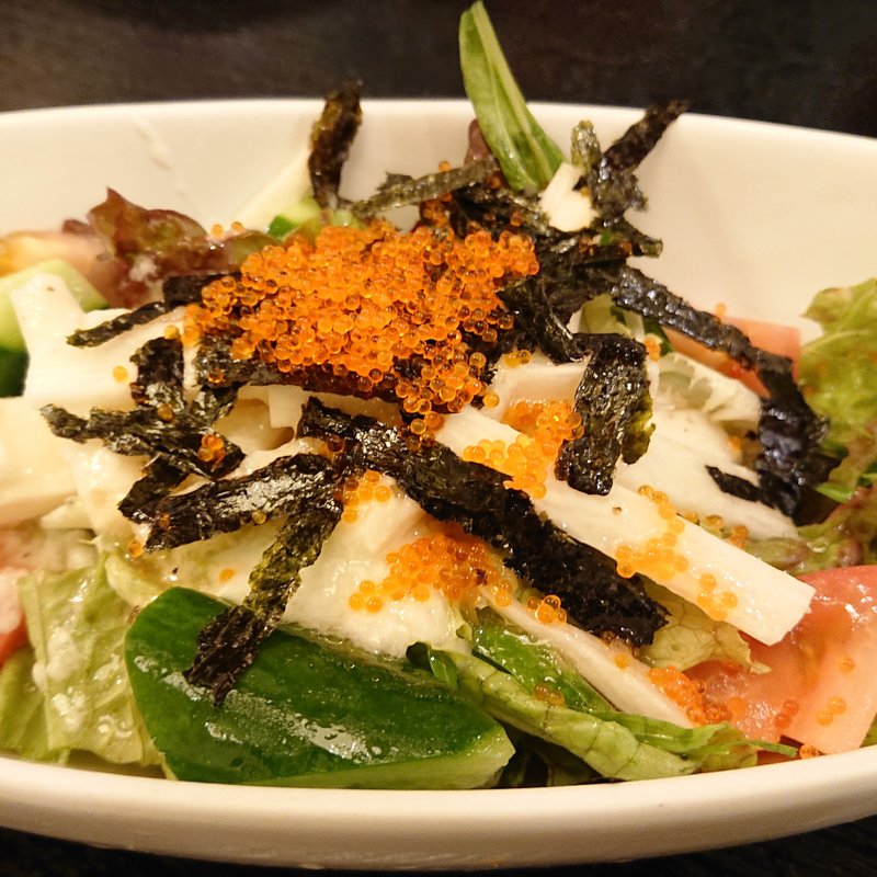 海の幸たっぷりサラダ(海鮮問屋 吾作どん 西田辺店 （ごさくどん）)