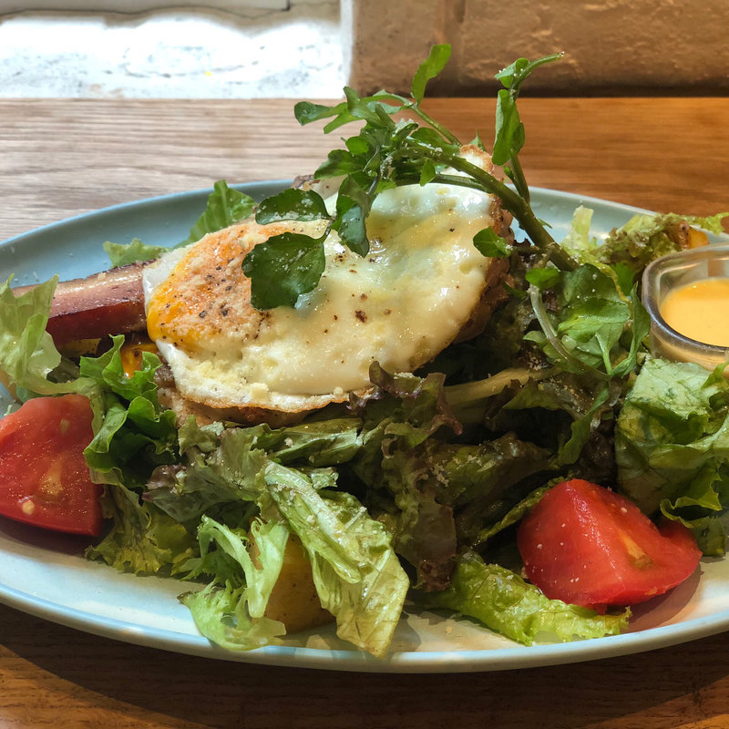 ローストチキンサラダ(RH Cafe 千駄ヶ谷店 （アールエイチカフェ）)